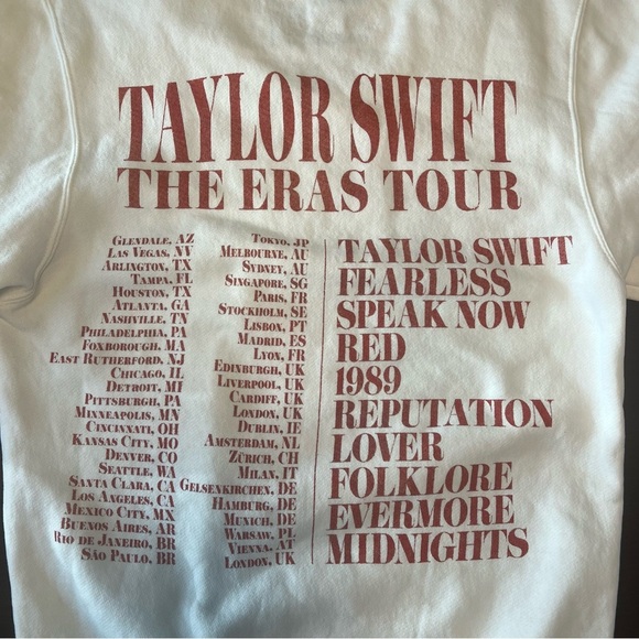 TAYLOR SWIFT | THE ERAS TOUR PHOTO WHITE CREWNECK. Size XS. Reputation. - Picture 7 of 10